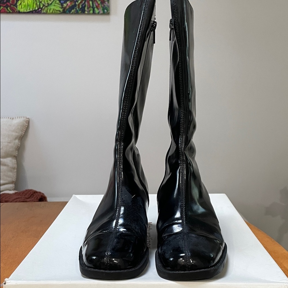 Black Women's Boots 6.5 medium.